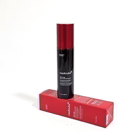 مقشر الجسم الأحمر من ميدي كيوب MEDICUBE لعلاج حب الشباب – 110 غ