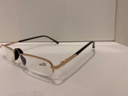 نظارة قراءة (12)