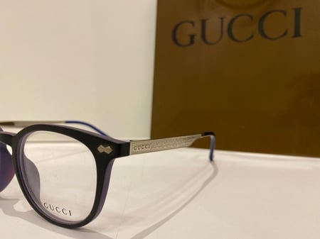 نظارة قوتشي (10610)