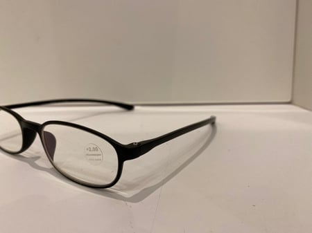 نظارة قراءة (9)