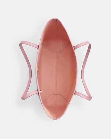 شنطة كوتش كبيره لون مميز