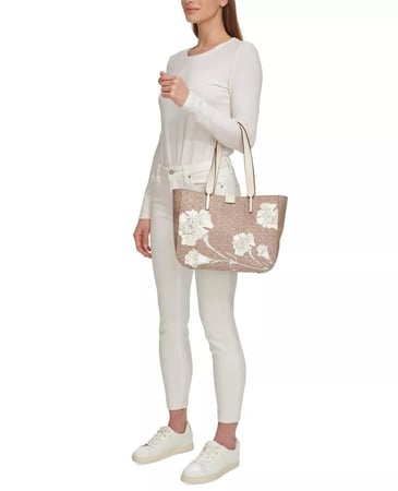 شنط كالفن كلاين للجامعة