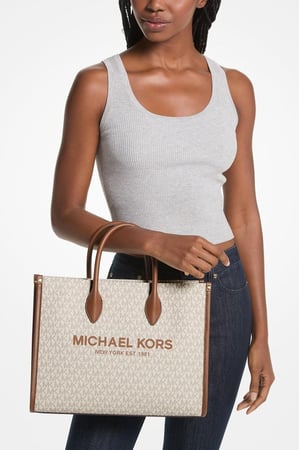 شنط مايكل كورس كبيرة للجامعة