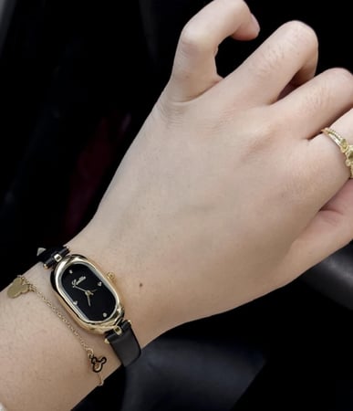 ساعة نسائية جلد