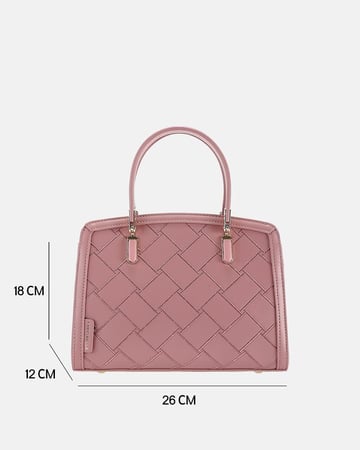 شنطة نسائية بلون زهري