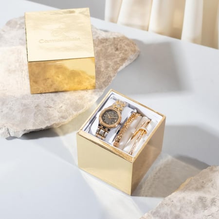 طقم نسائي كارمن كلاين ستيل فضي و ذهبي