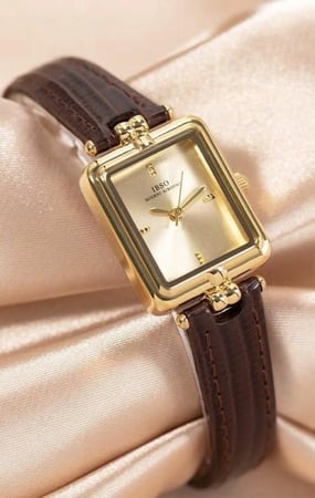 ساعة نسائية جلد 2002