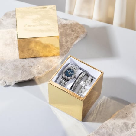 طقم نسائي كارمن كلاين ستيل فضي