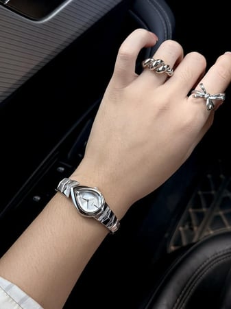 ساعة سكوت نسائية ستيل لون فضي