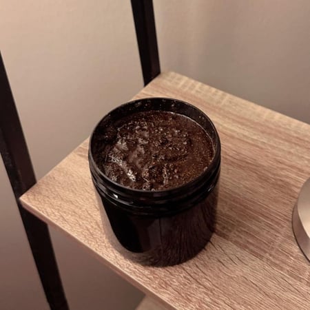 مقشر بالقهوه و البرتقال