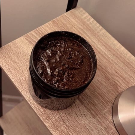 مقشر بالقهوه و البرتقال