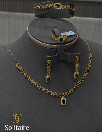 طقم باولا فص اخضر 21k