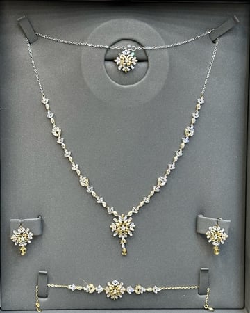 طقم تطبيق الالماس 18k