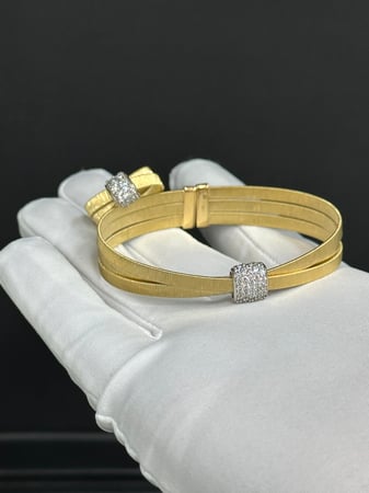 سوارة مع الحاتم تصميم الالماس18k