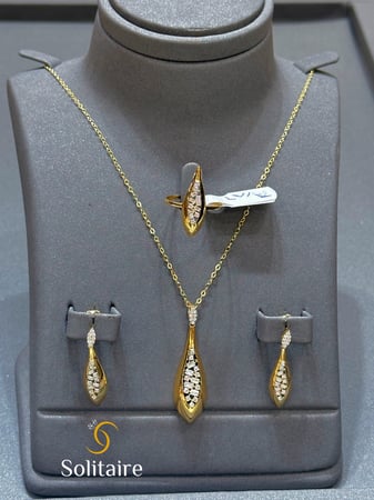 هاف ست قص الالماس 18k