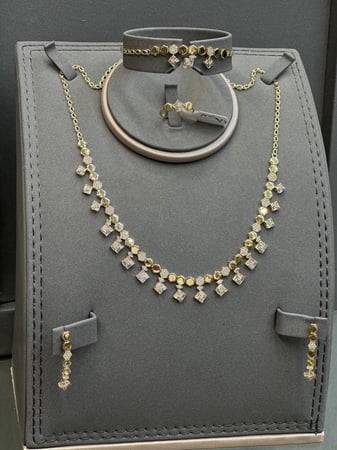 طقم تطبيق الالماس 18k