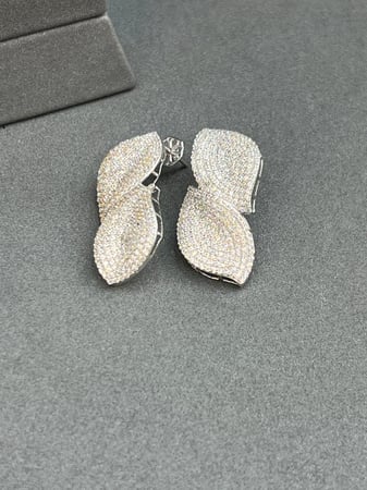 حلق تطبيق الالماس 18k