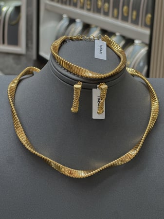 طقم مميز 18k
