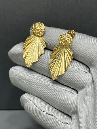حلق مميز 18k