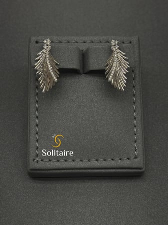 حلق تصميم الالماس ابيض 18k