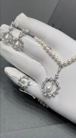 هاف ست لؤلؤ تصميم الالماس 18k