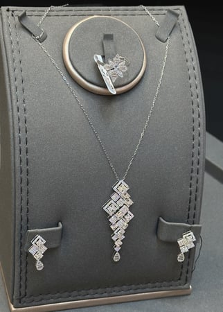 هاف ست تطبيق الالماس 18k