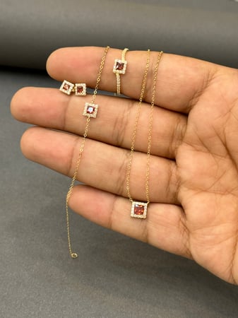 طقم ميكرو بايقيت أحمر 18k