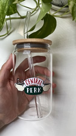 كوب زجاجي بشعار سنترال بيرك