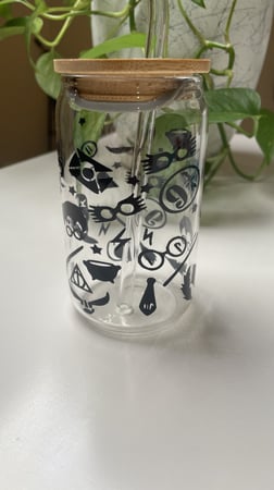 كوب زجاجي بتصميم هاري بوتر اسود