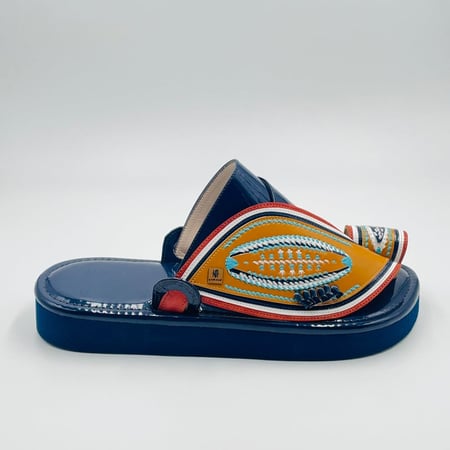 حذاء مطرز صوف كتان