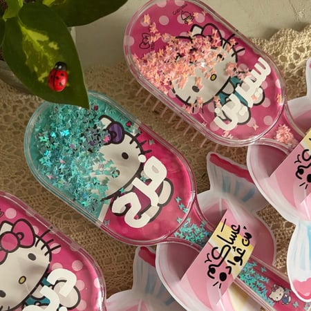 مشط للبنوتات