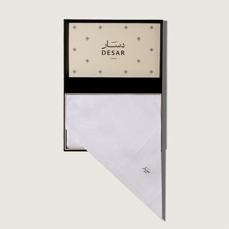 شماغ دسار الابيض بلس