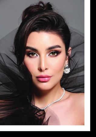 عدسات ديفا ملونة