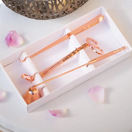 مجموعة إكسسوارات العناية بالشمعة. 3 في 1