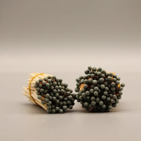 كبريت لون زيتي