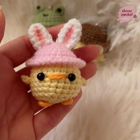 كروشيه ميدالية بُوبُو الأصْفَر