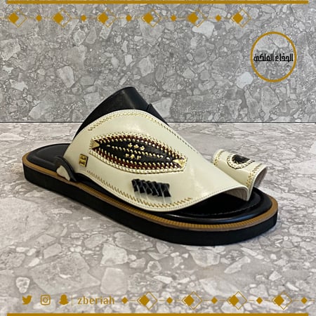 حذاء أسود مع سكري - تطريز يدوي زري ذهبي