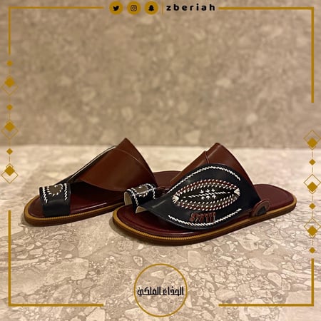 حذاء عنابي مع كحلي غامق تطريز يدوي صوف كتان