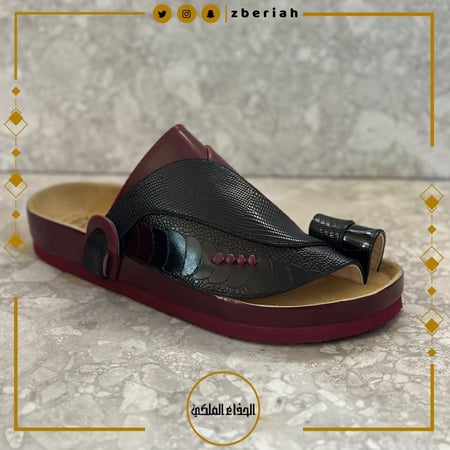حذاء طبي عنابي مع جلد ساق نعام و ليزرد