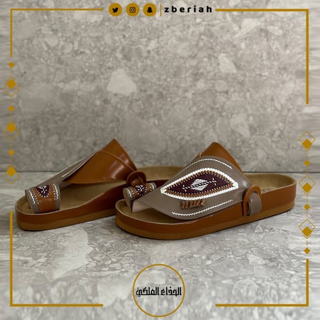 حذاء طبي جملي مع بيج تطريز يدوي زري فضي