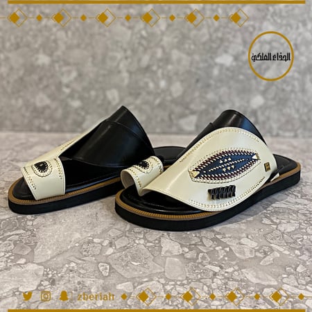 حذاء أسود مع سكري - تطريز يدوي زري ذهبي