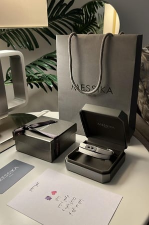 مسكا جلد ابيض