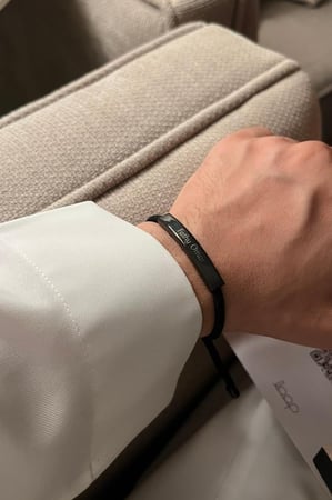 كيكه مع اسواره وورد