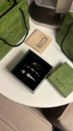 عرض ٣ اساور