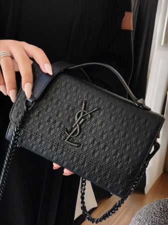 شنطة إيف سان لوران