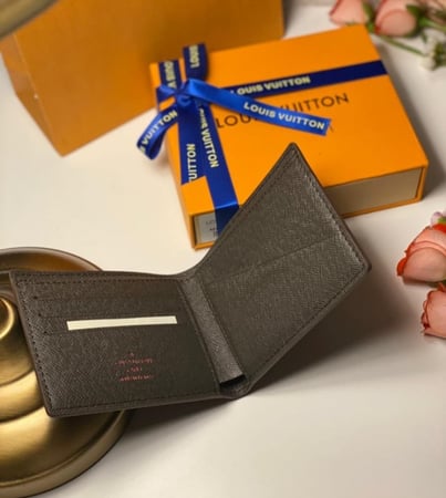 بوك لويس فتون