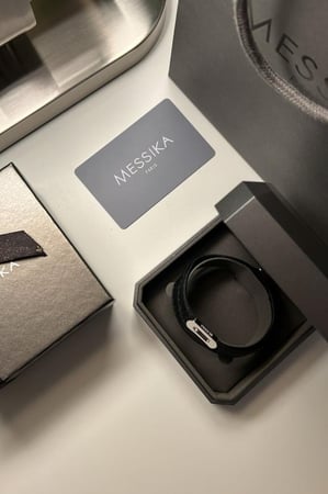 مسيكا جلد اسود