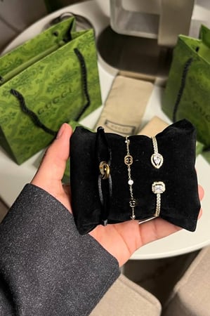 عرض ٣ اساور