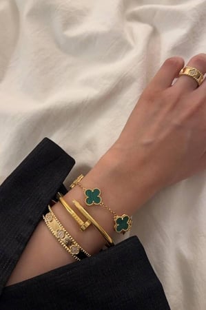 طقم اساور نسائي