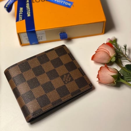 بوك لويس فتون